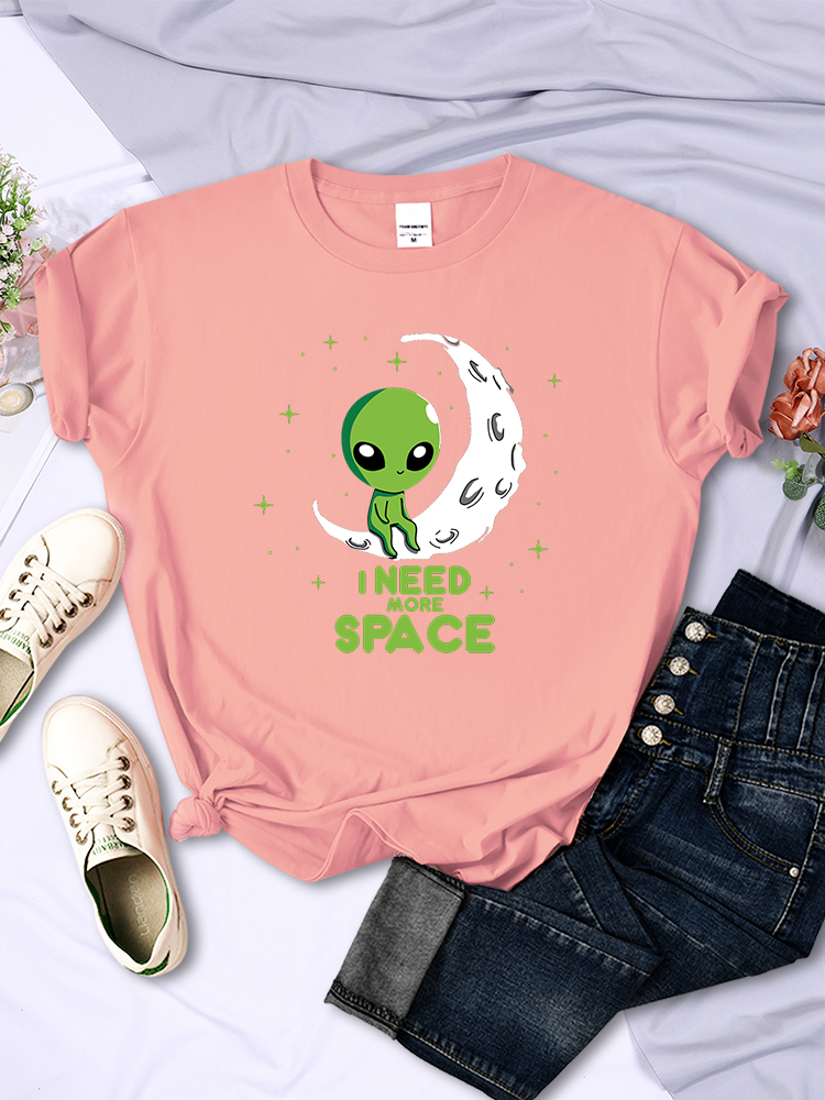 I Need More Space Green Alien  - Summer Clothing Needs ulasan dan harga